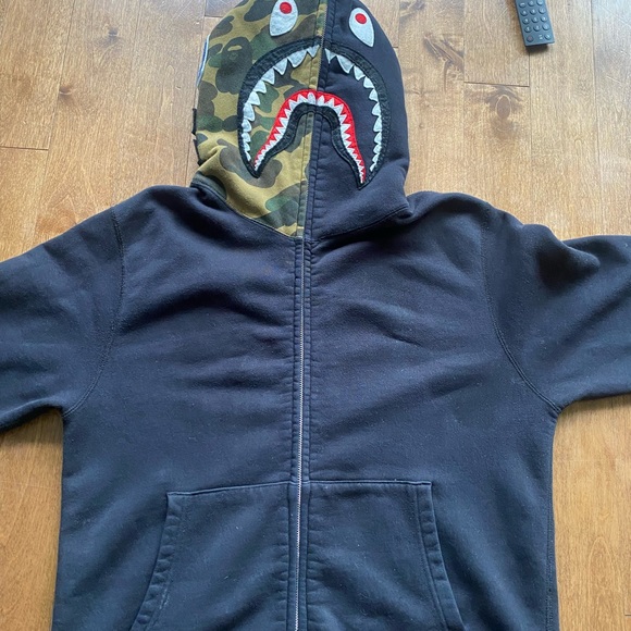 BAPE shark full zip up hoodie w/Camo head - Picture 15 of 15